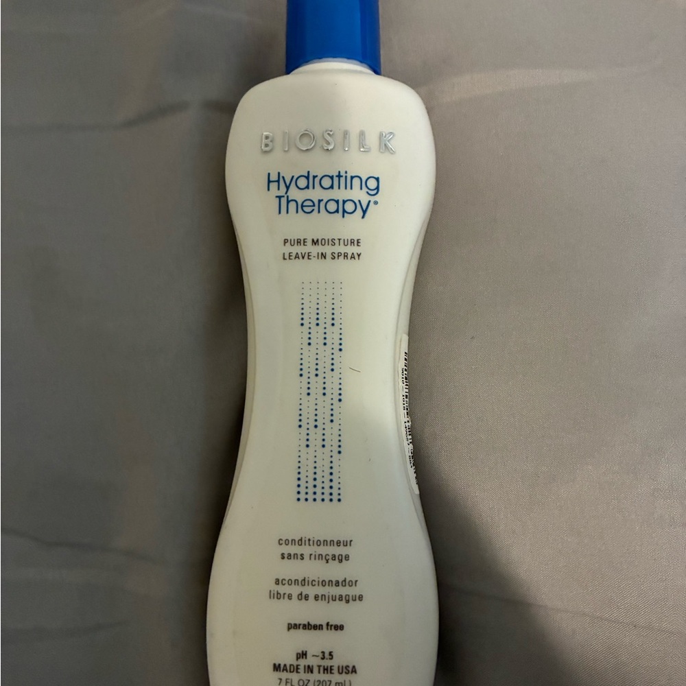 Biosilk Pure Moisture Leave-In Spray - White and Blue